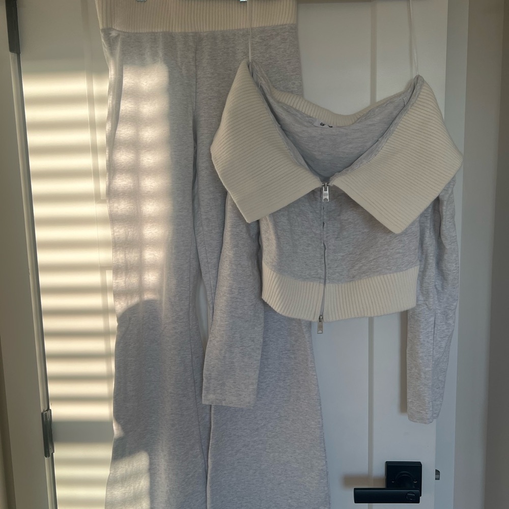 Garage White and Gray Knit Set